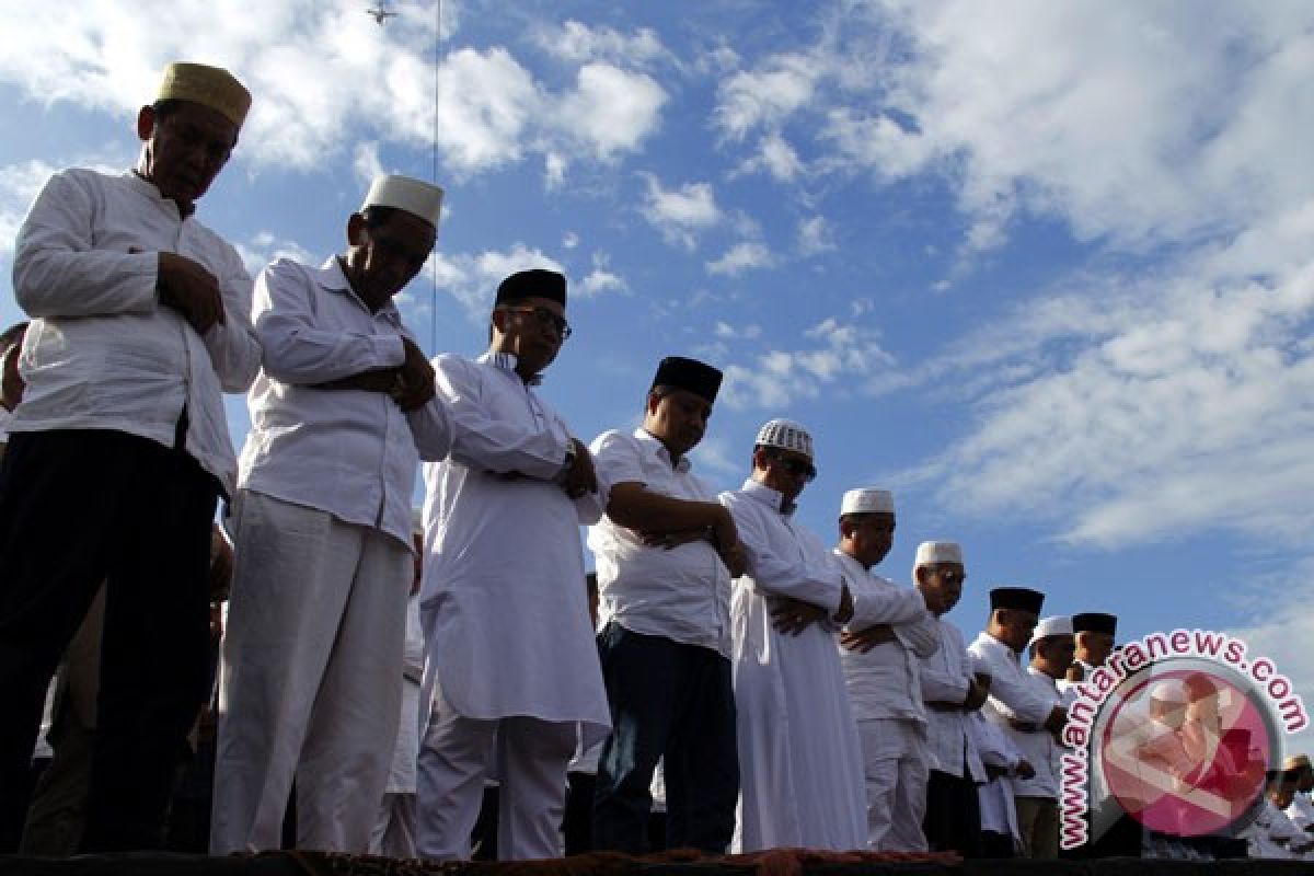 Gereja Katolik Pamekasan sediakan arena parkir jemaah sholat Ied