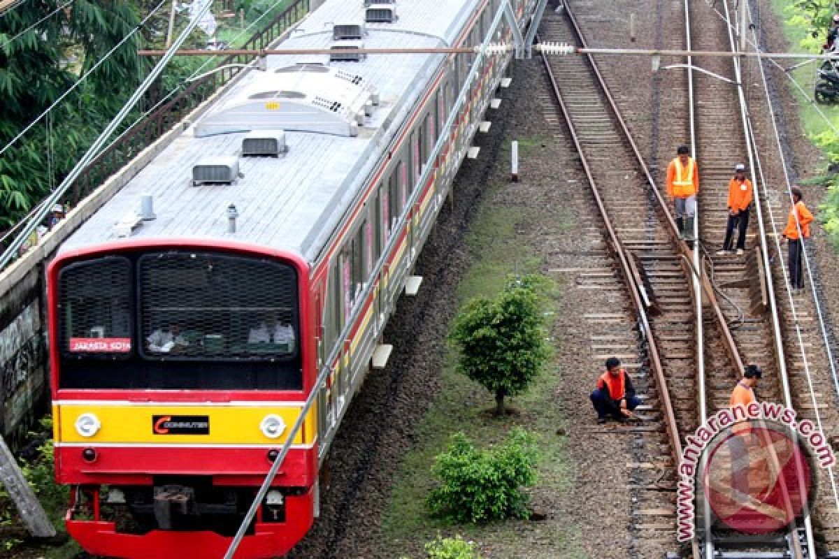 KRL lintas Bekasi terganggu akibat kabel persinyalan terbakar