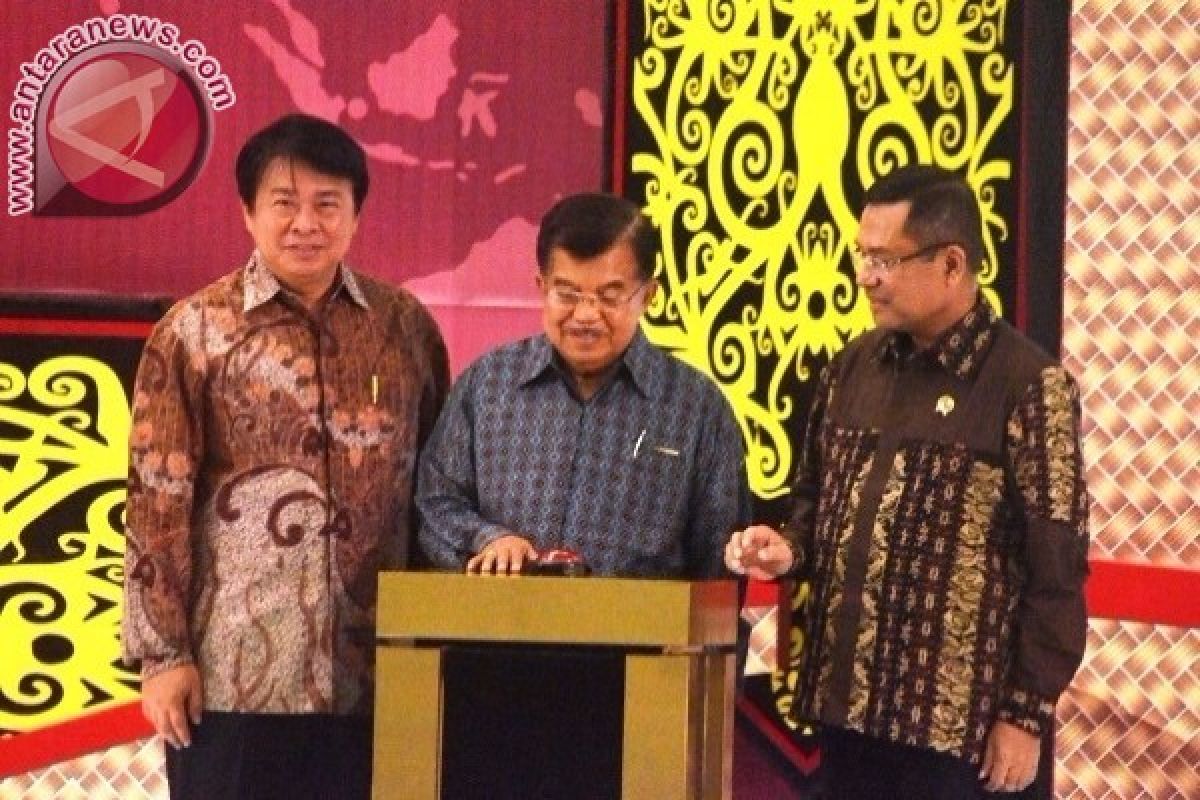 VP Kalla open International Furniture Expo