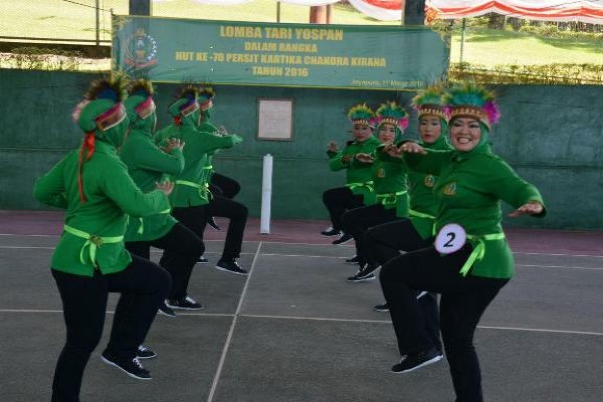 Persit KCK Cenderawasih gelar lomba tari Yospan