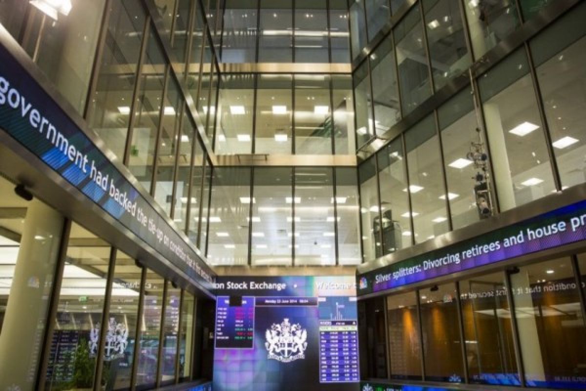Indeks FTSE 100 bursa London naik moderat 28 poin