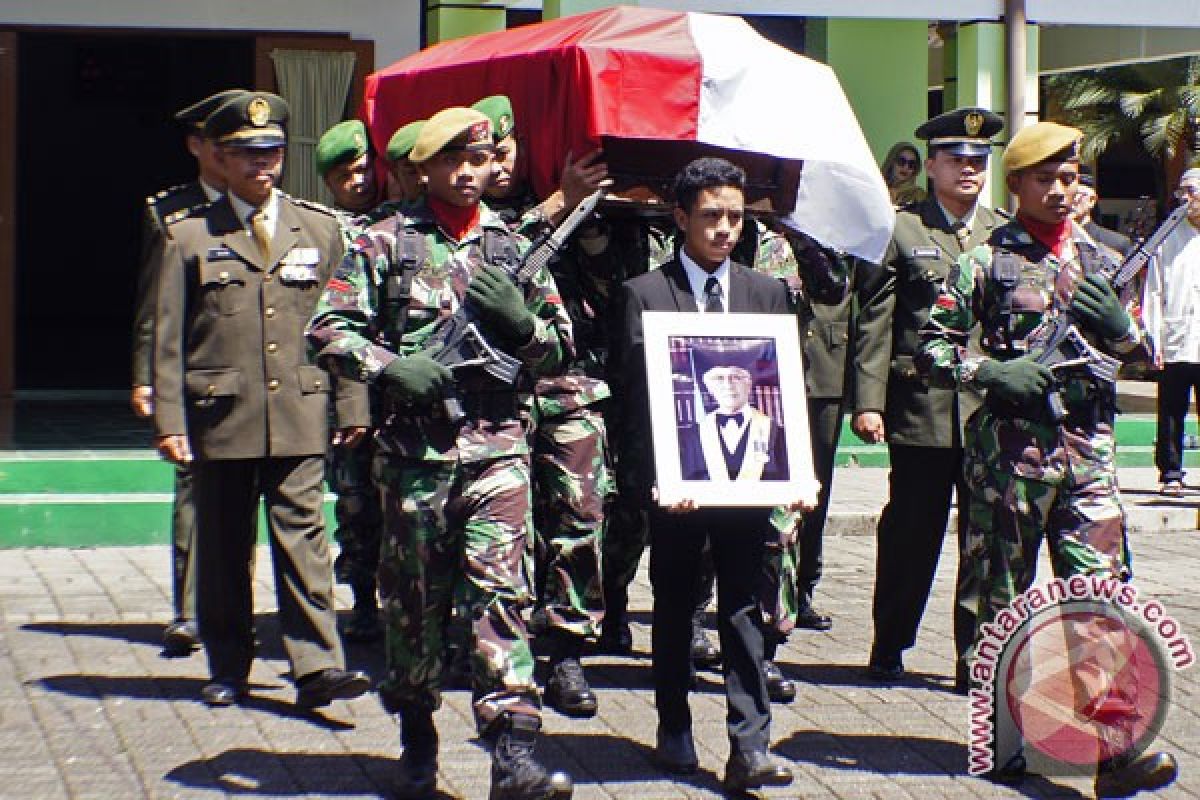 JS Badudu dimakamkan di TMP Cikutra Bandung