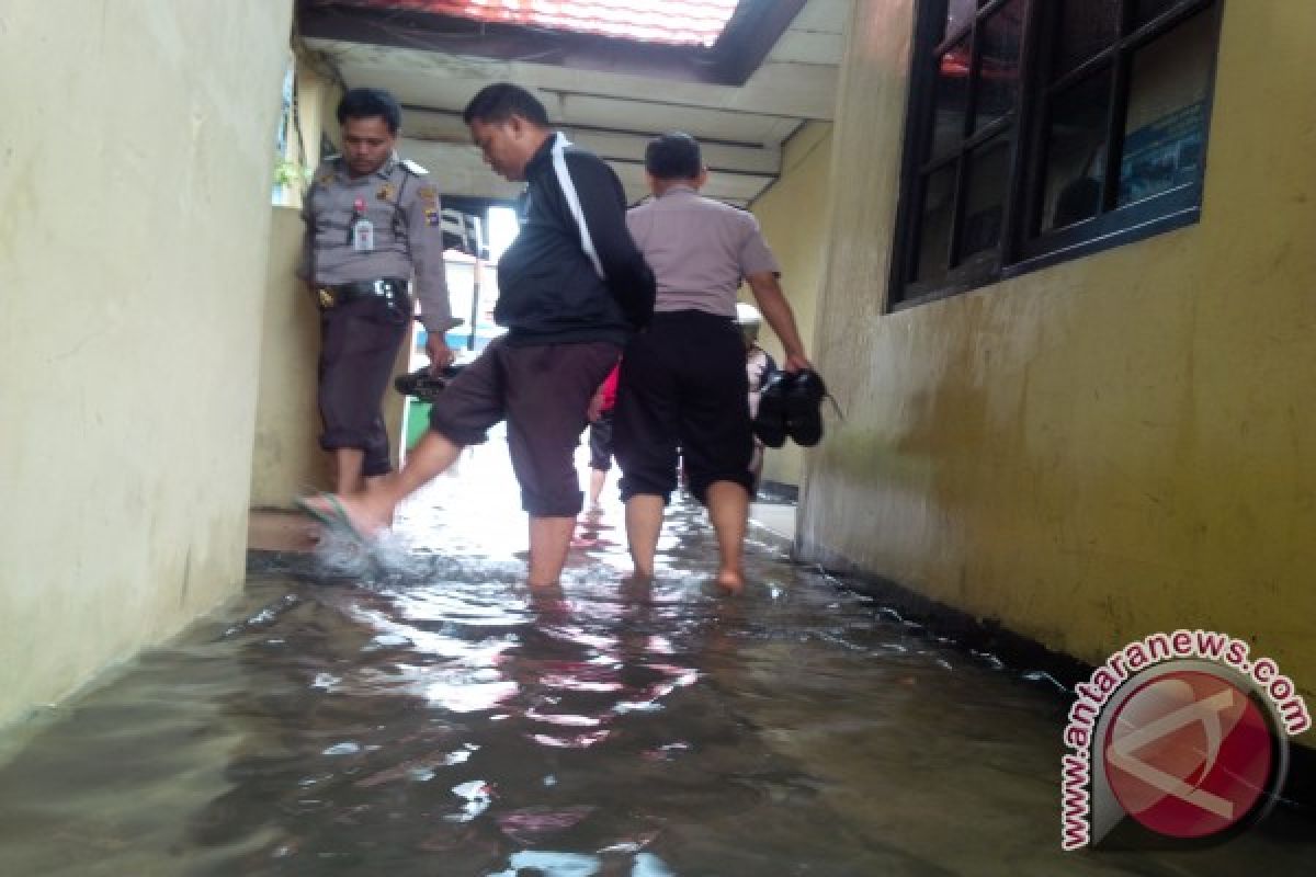 Polresta Banjarmasin Banjir Saat Hujan Deras