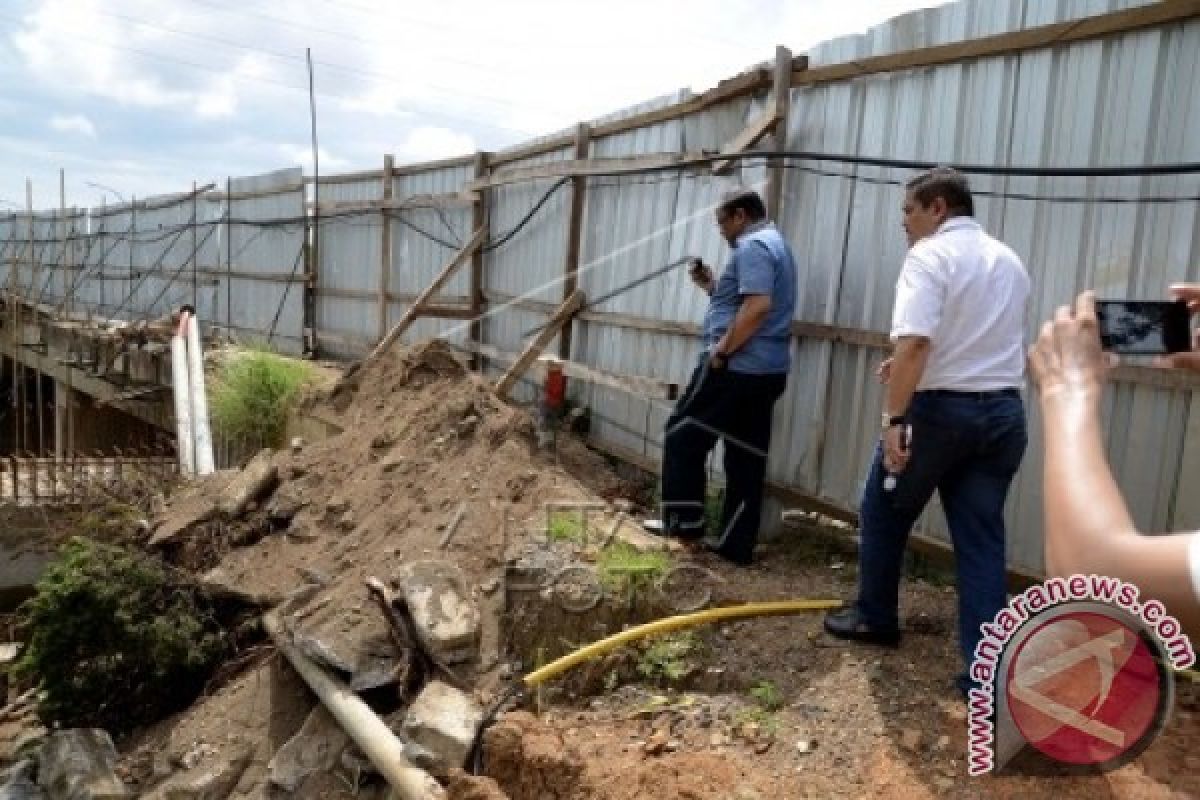 ANGGOTA DPD TINJAU PEMBANGUNAN JEMBATAN