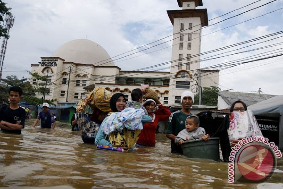 Banjir rendam 35.000 rumah di Bandung, terparah 10 tahun
