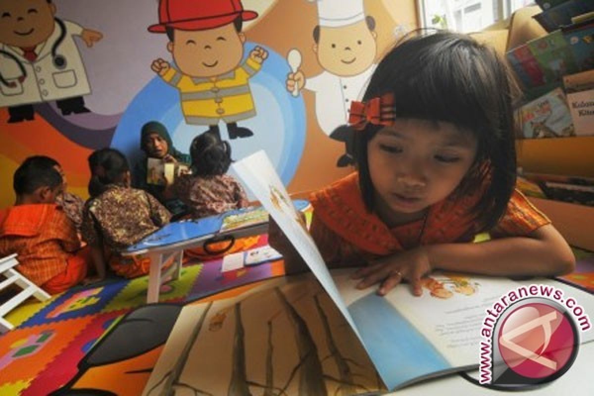 Kemendikbud Susun Bahan Ajar PAUD Berbahasa Daerah