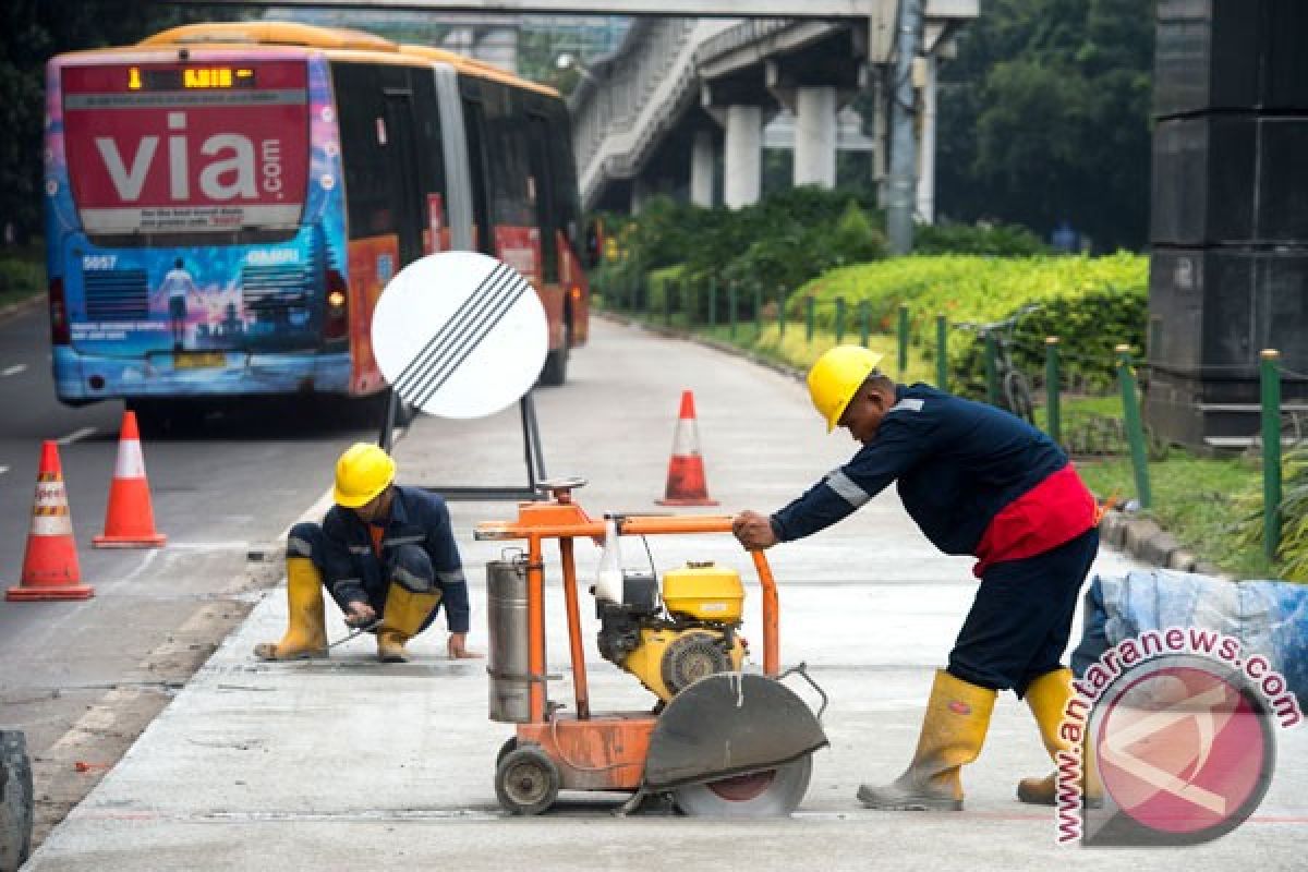 Ahok : 551 bus Transjakarta tinggal tunggu STNK