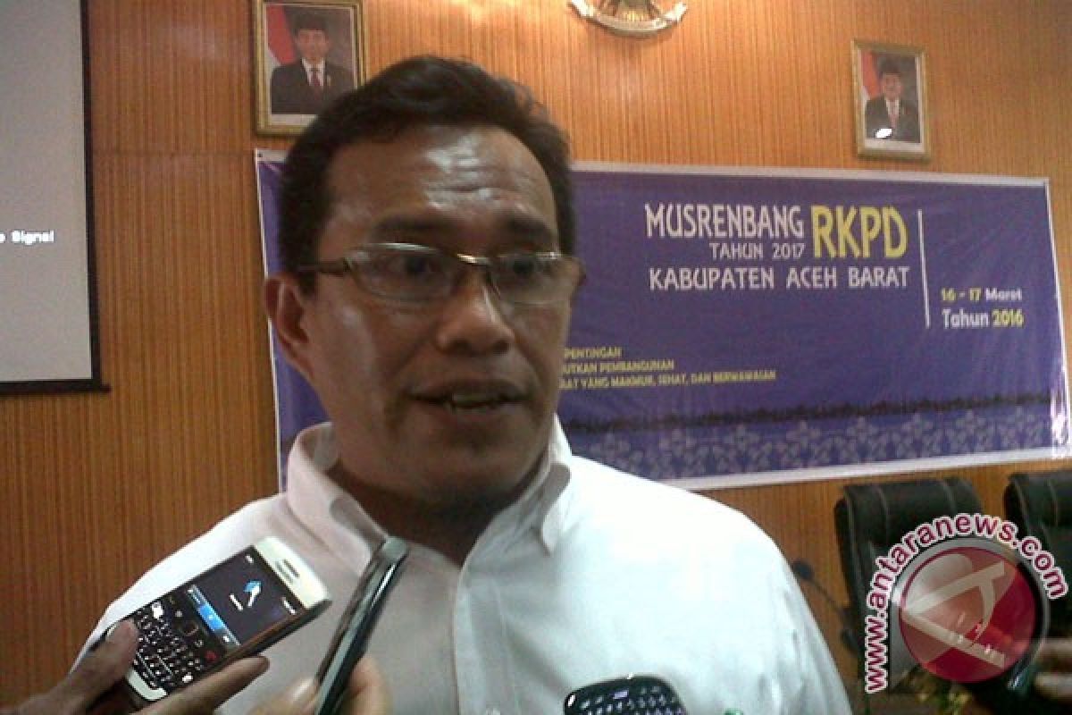 Hujan deras sebabkan tebing sungai rubek longsor