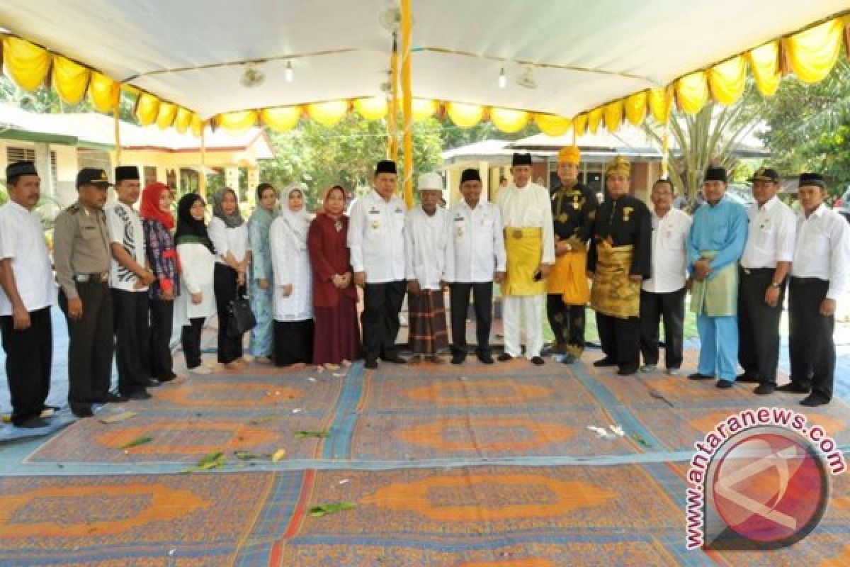 Petani  Tepung Tawar Benih Padi 