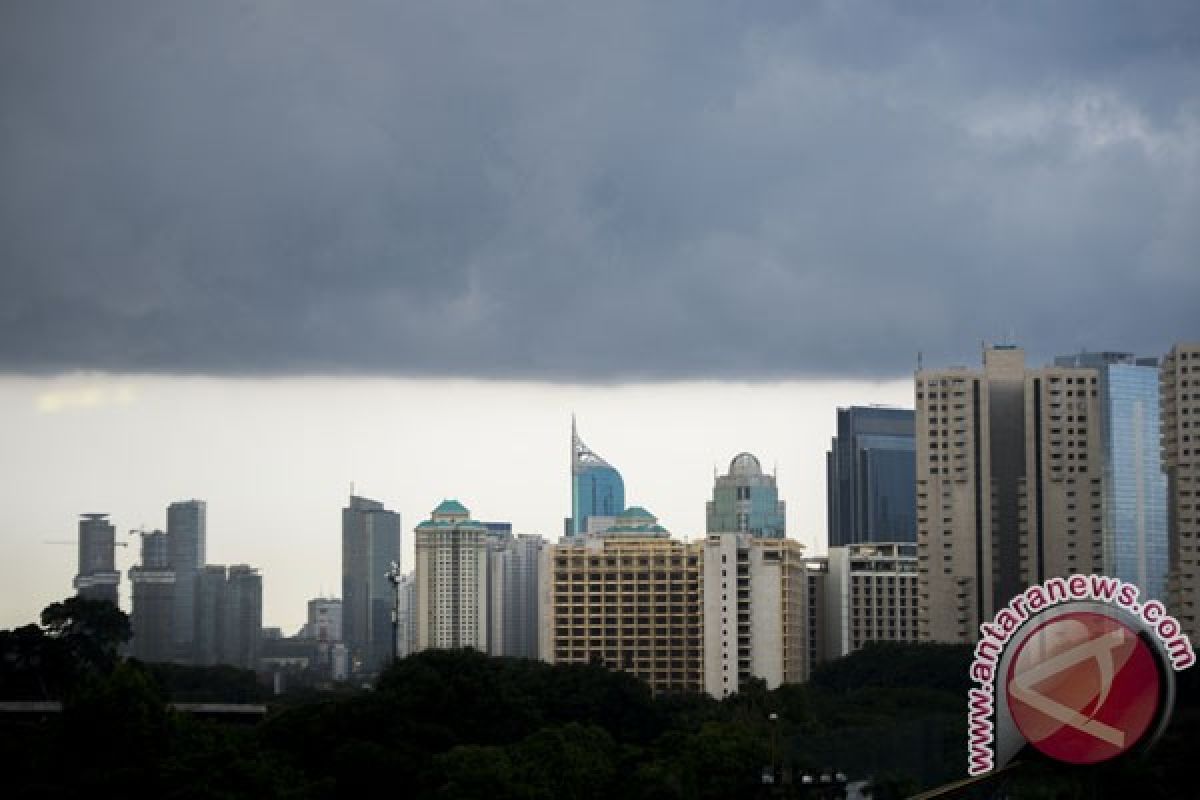 Sebagian Jakarta diprediksi hujan siang hari ini