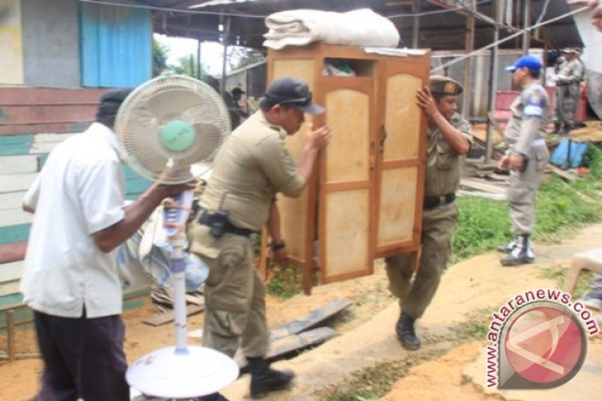 Satpol PP Bongkar Rumah Liar di Balikpapan