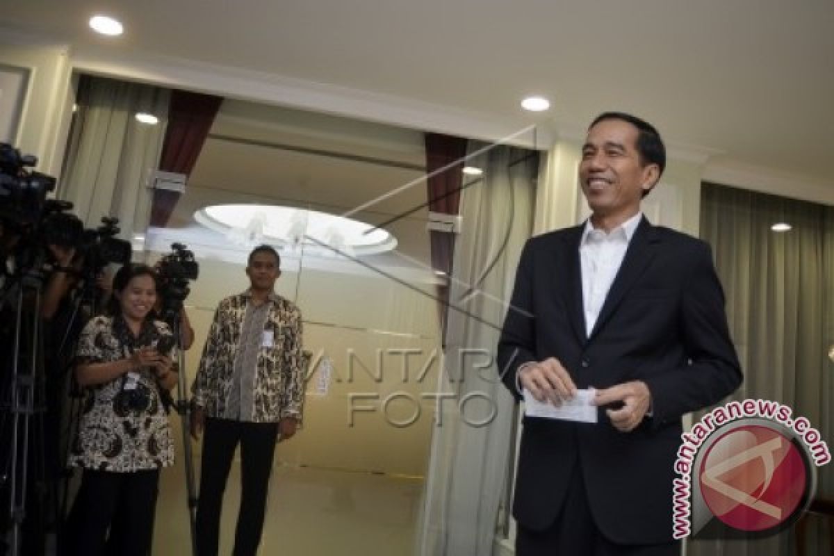 Jokowi Selamati Htin Kyaw Sebagai Presiden Myanmar