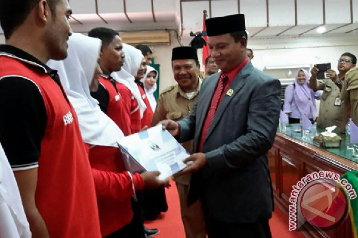 Bupati Serahkan Sertifikat Prajabatan CPNS