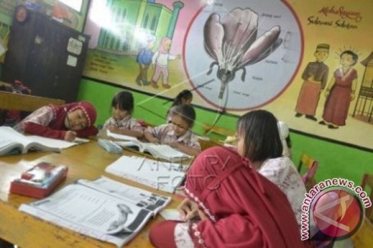 Sekda Mamuju Tengah Ajak Anak Rajin Membaca