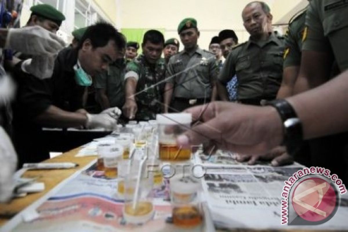Prajurit TNI di Jambi tes urine