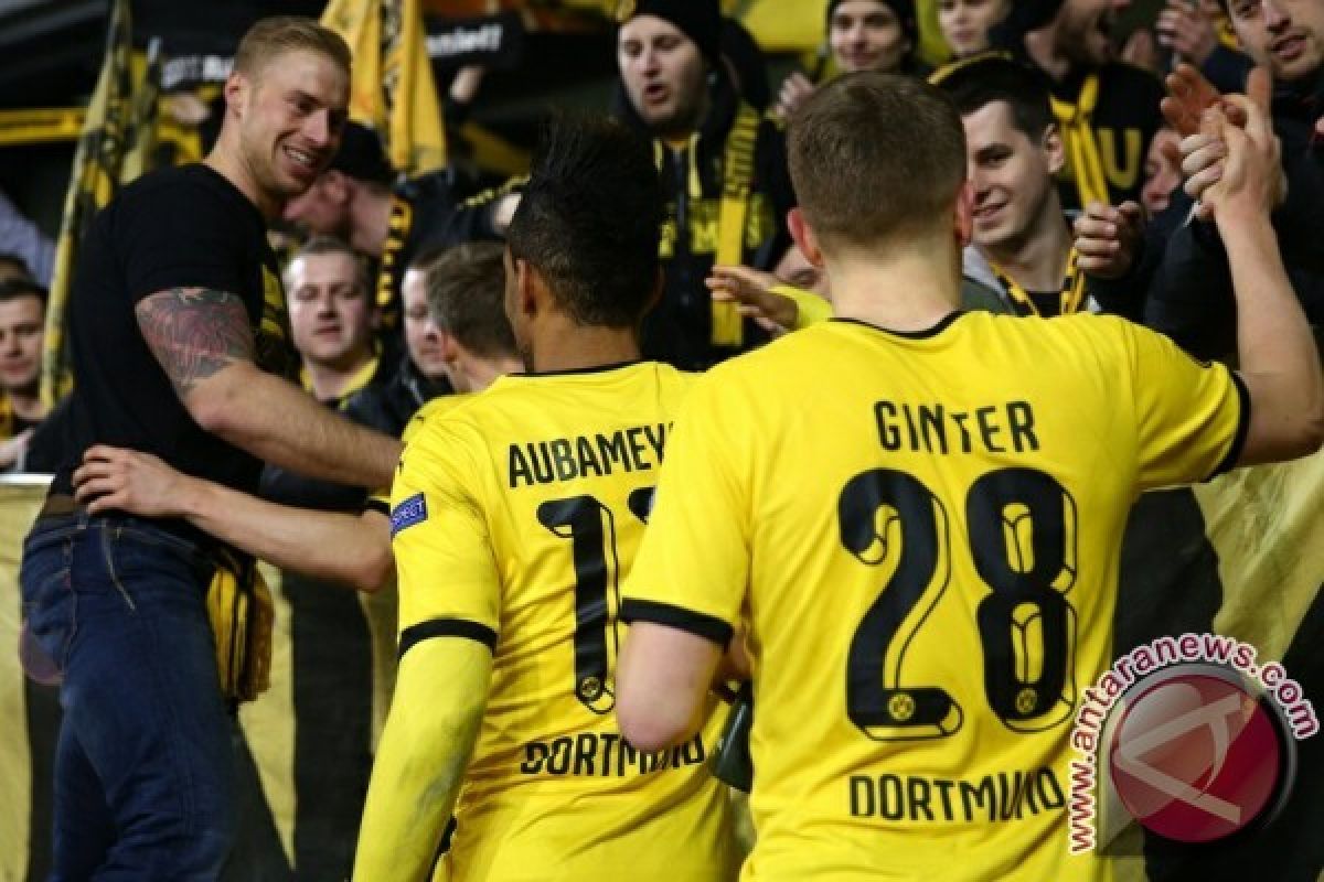 Dortmund datangkan bek timnas Swis