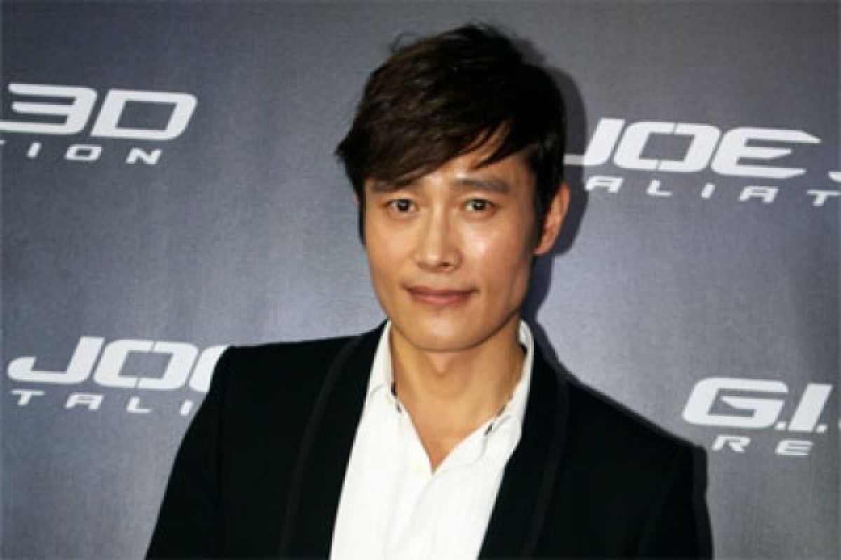 Lee Byung-hun aktor terbaik di Asian Film Awards