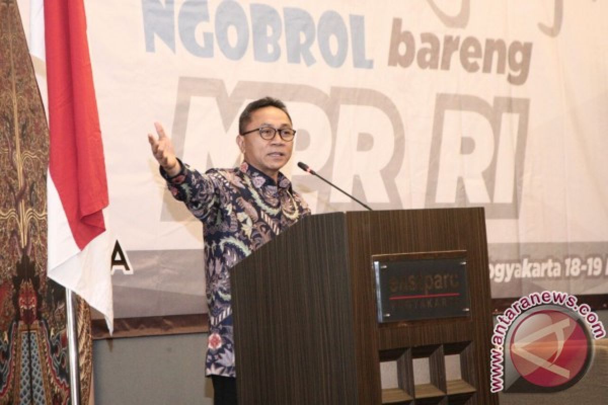 Zulkifli Hasan tegaskan demokrasi perlu norma 