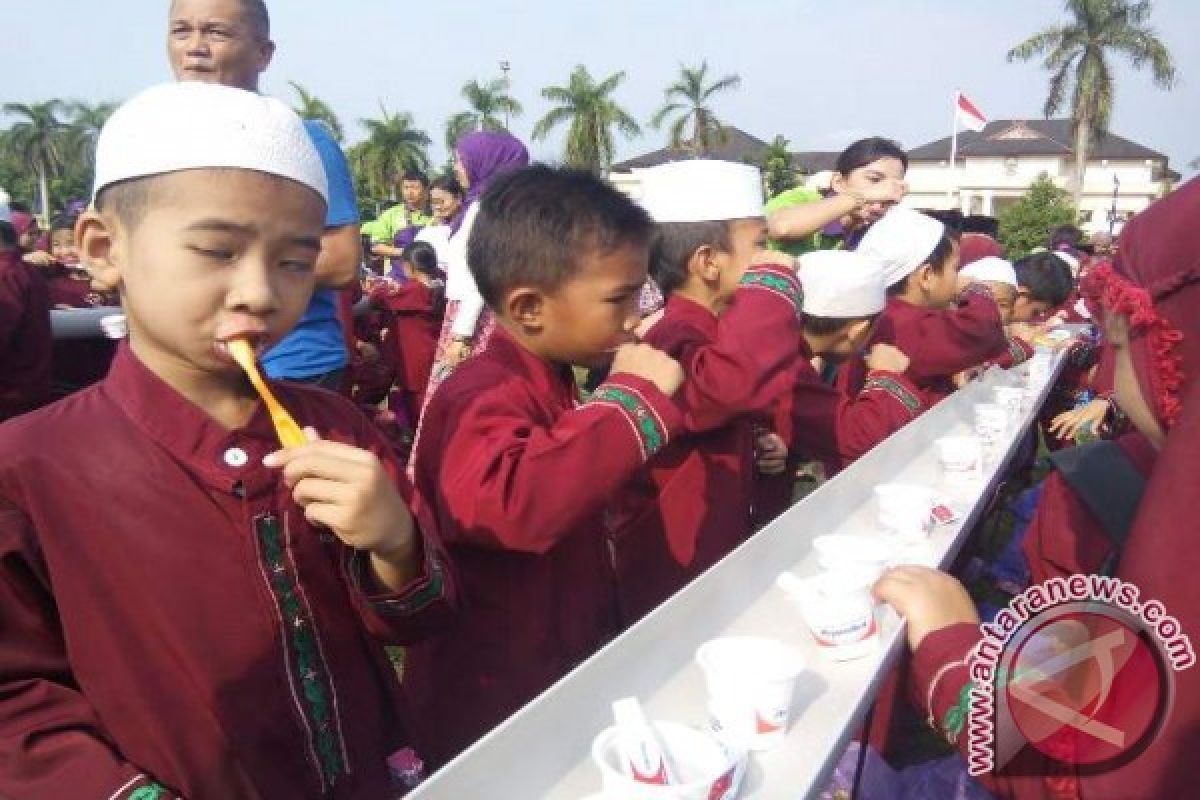 Ribuan anak sikat gigi peringati hari kesehatan mulut