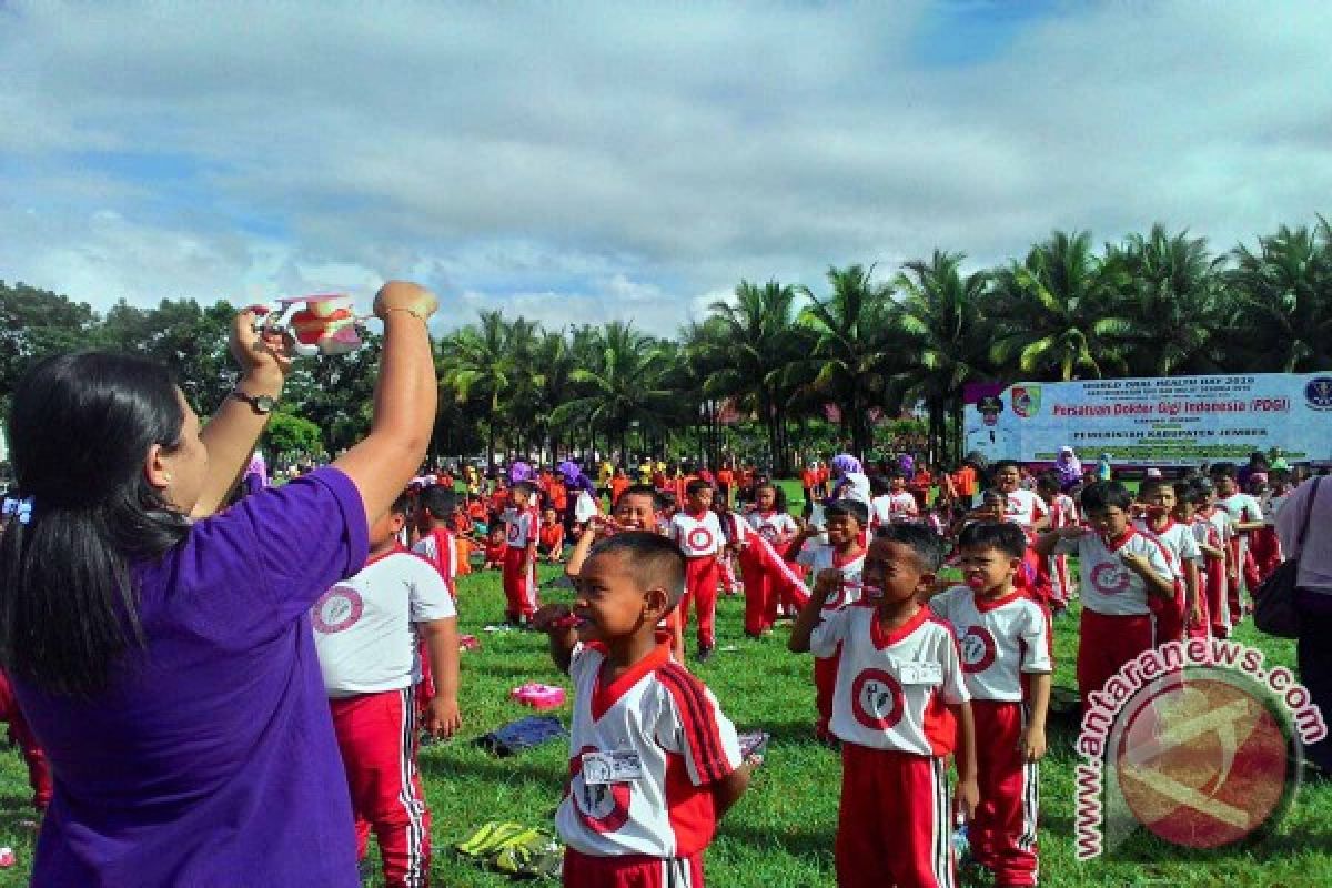 PDGI-Unej-Pemkab Jember Gelar Gerakan Bebas Karies Gigi