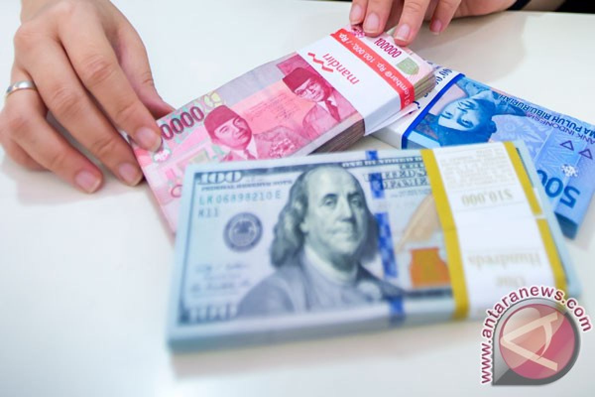 Rupiah Selasa sore bergerak menguat