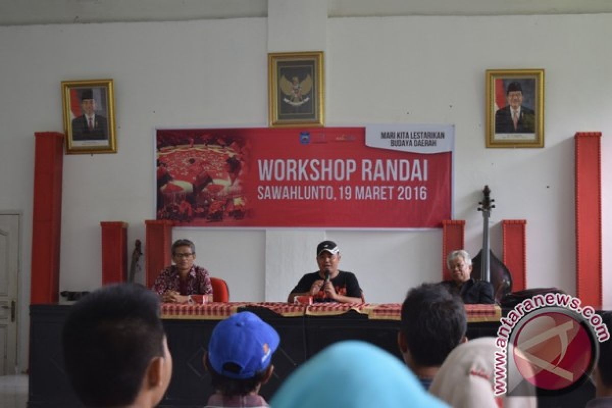 Pemkot Sawahlunto Gelar Workshop Seni Tradisi Randai