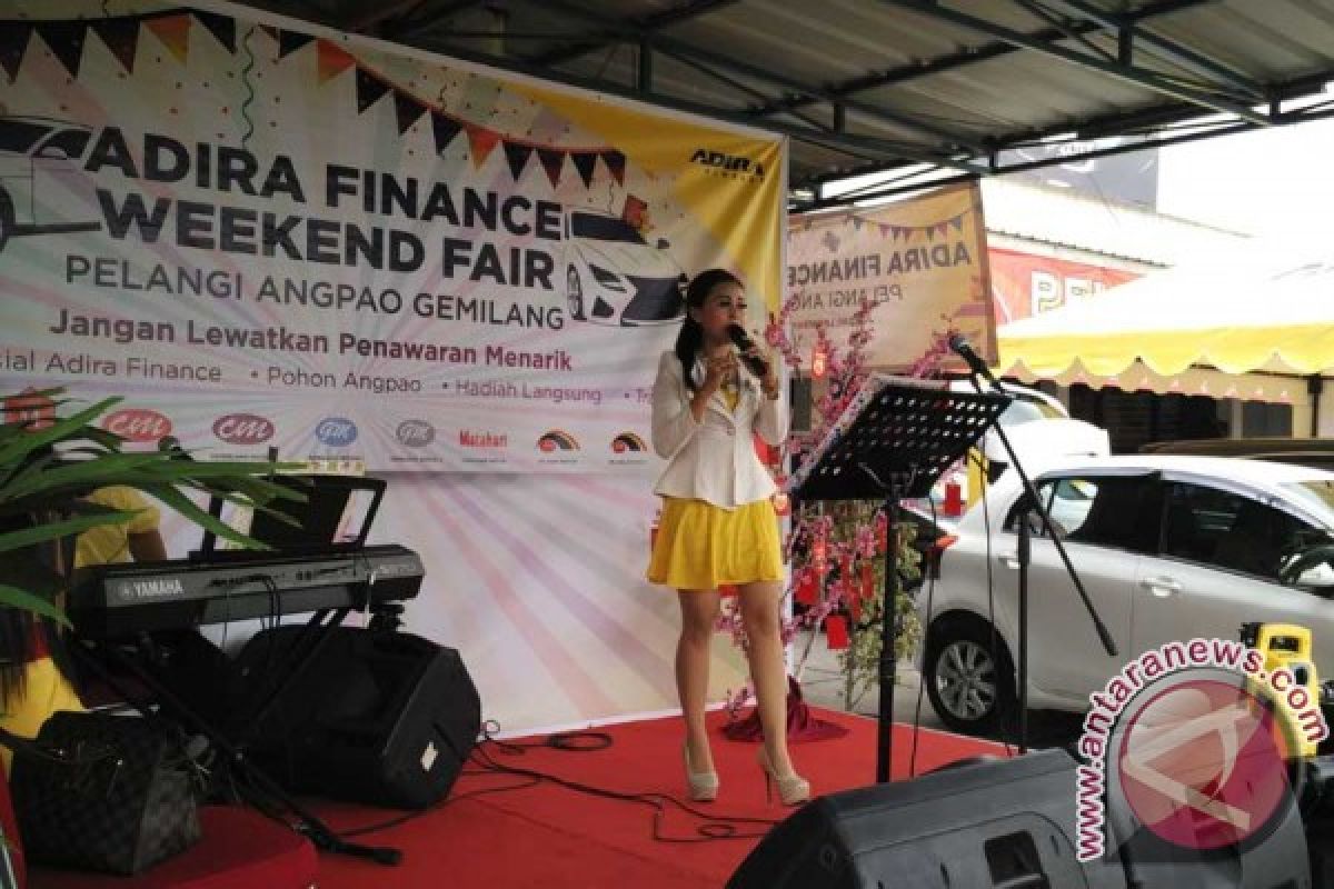 Adira Finance gandeng showroom Bekasi gelar Weekend Fair