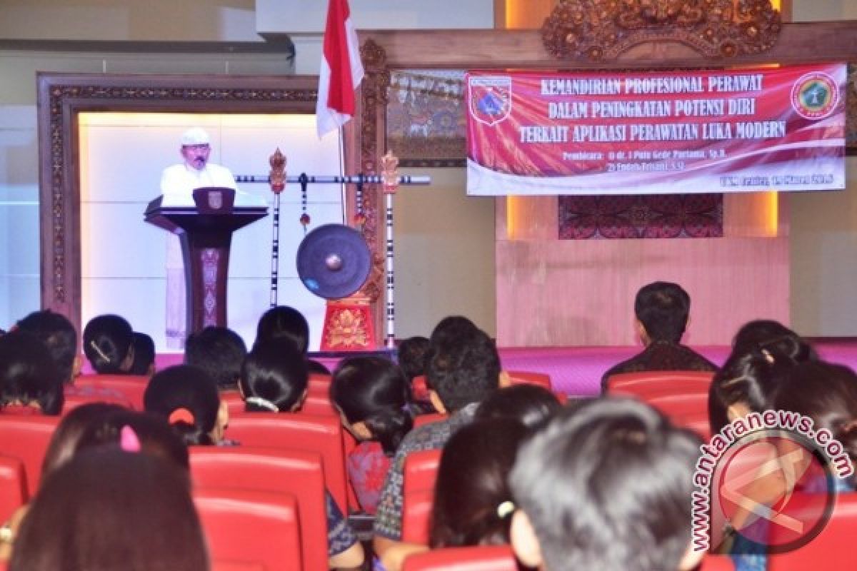 Wabup Artha Dipa Buka Seminar Keperawatan PPNI