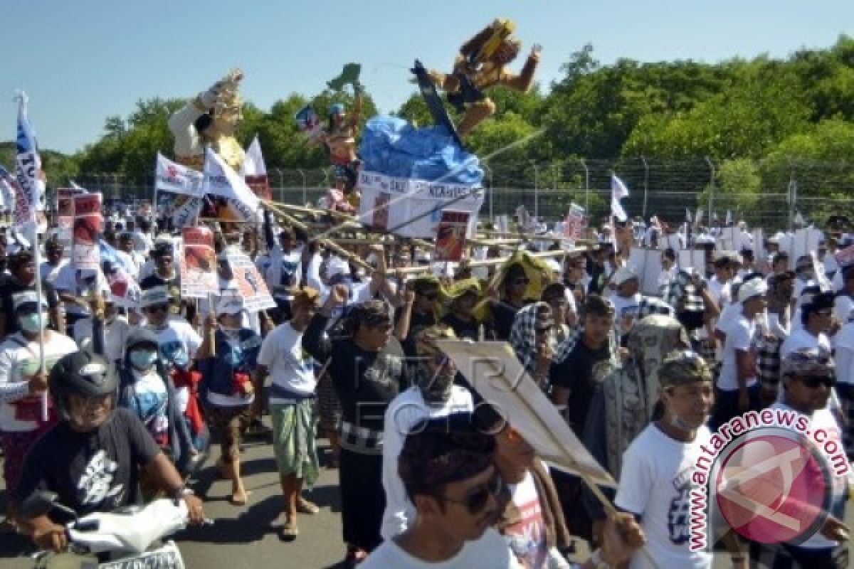 Masyarakat Unjuk Rasa Tolak Reklamasi Teluk Benoa