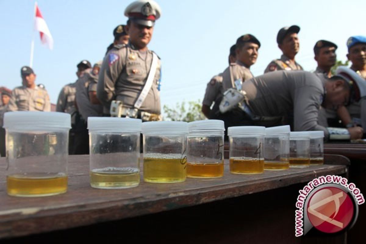 Puluhan Polisi Di Gorontalo Jalani Tes Urine 