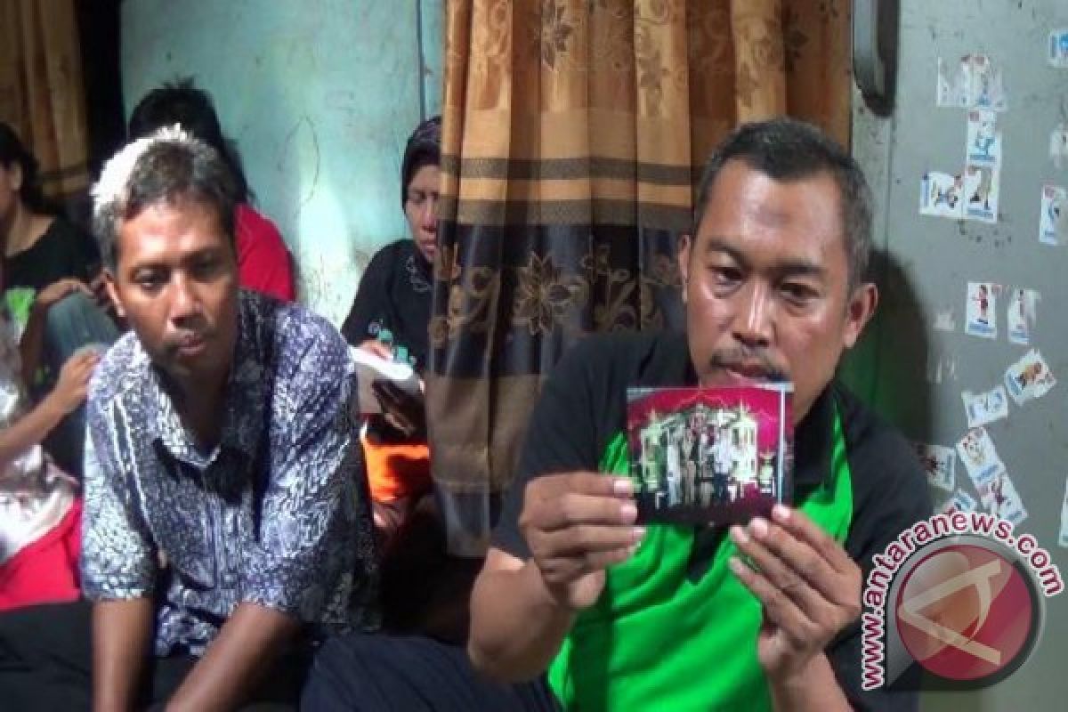 Keluarga Kapten Agung sholat gaib di Yogyakarta