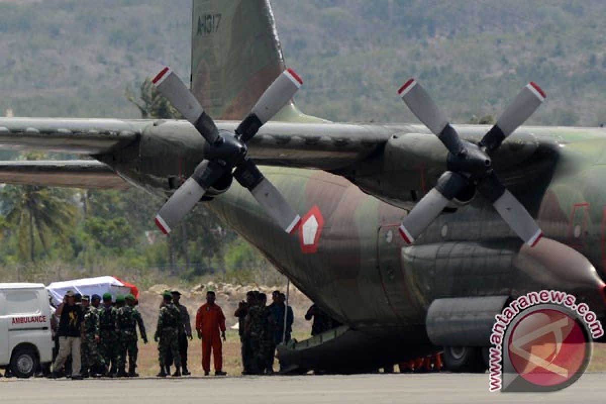 HELI JATUH - Warga tak bisa lagi dekati lokasi musibah