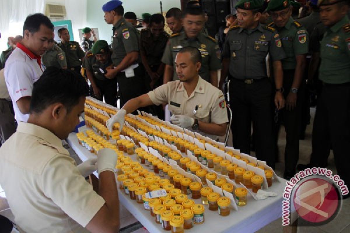 60 perwira menengah TNI jalani tes narkoba