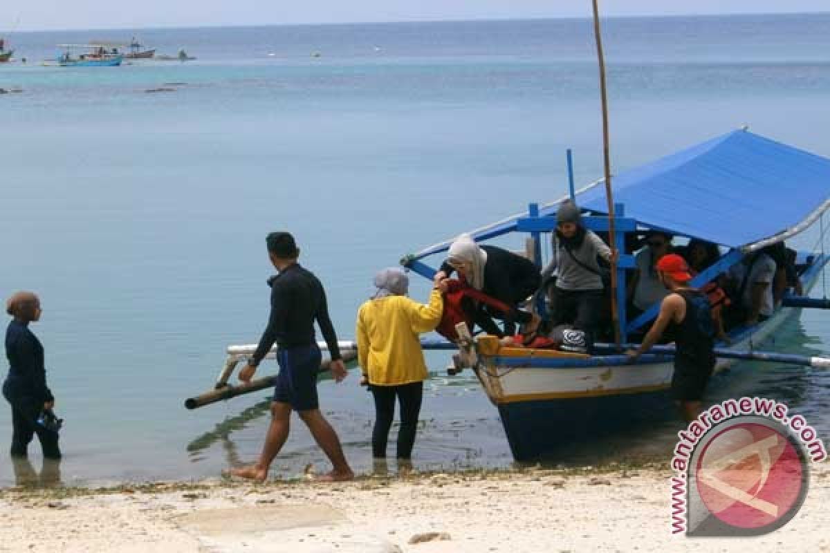 Anggota DPD: Jaga Kelestarian Bakau Pulau Pahawang  