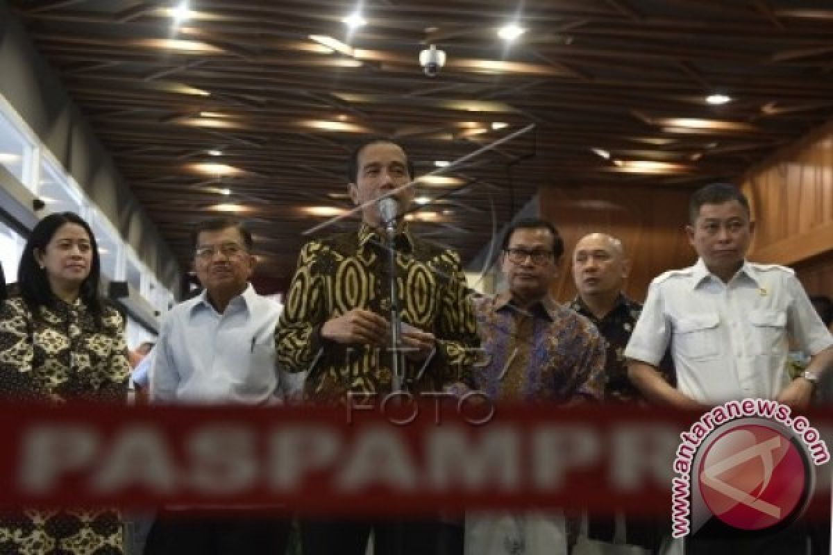 Jokowi Minta Demo Sopir Taksi Tertib