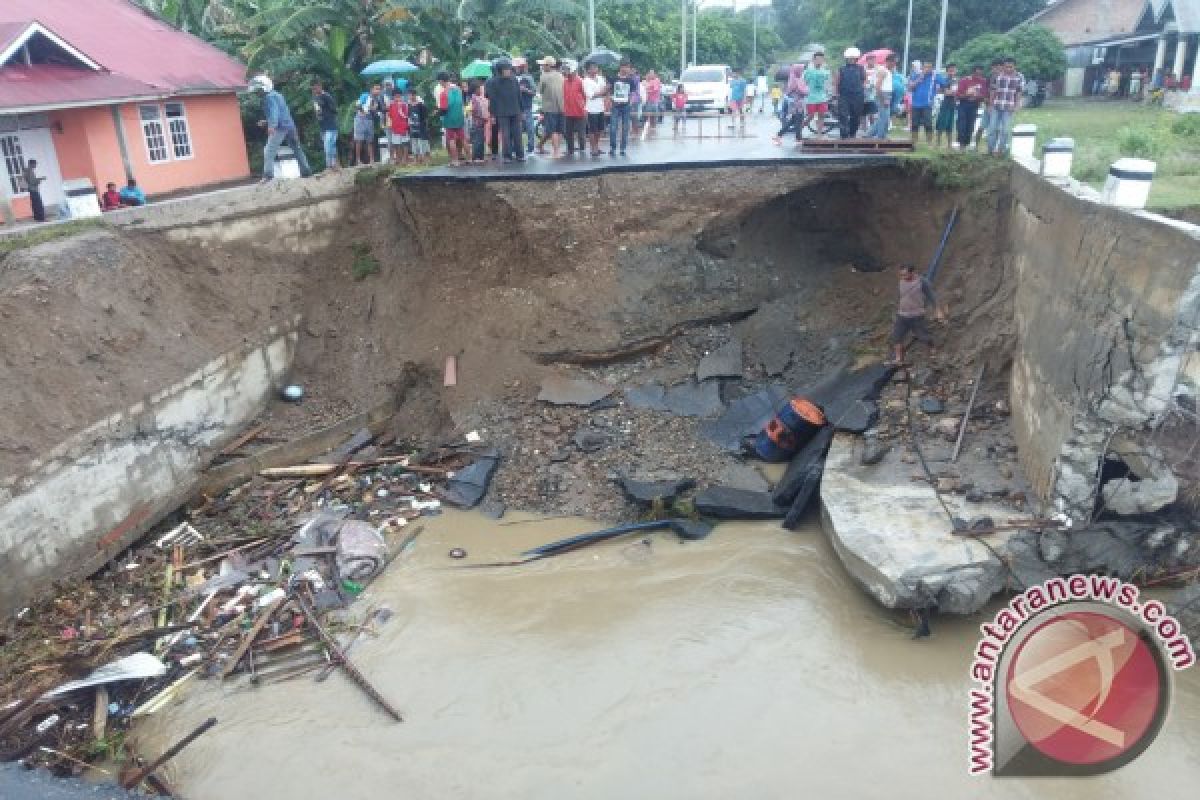 Akses Jalan Menuju Pasir Jambak Terputus