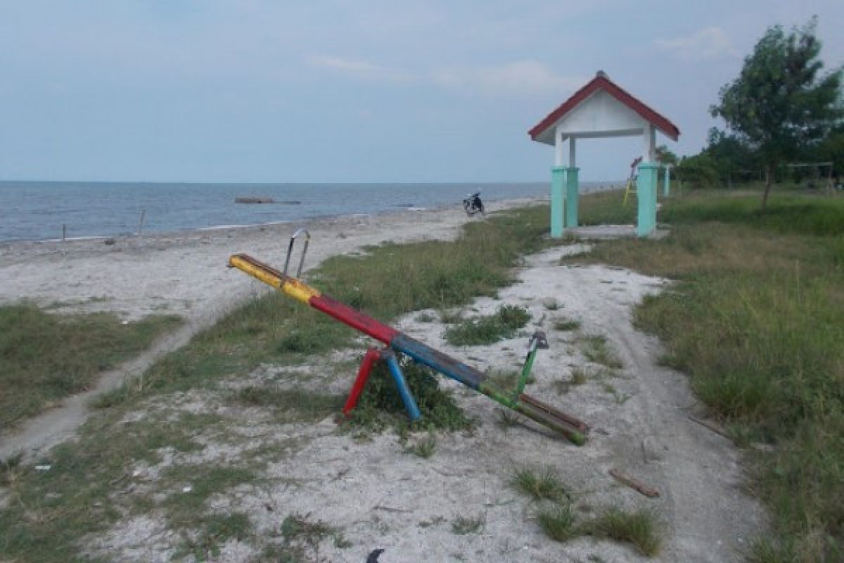 Objek wisata Pantai Kerang Mas di Lampung Timur masih ditutup