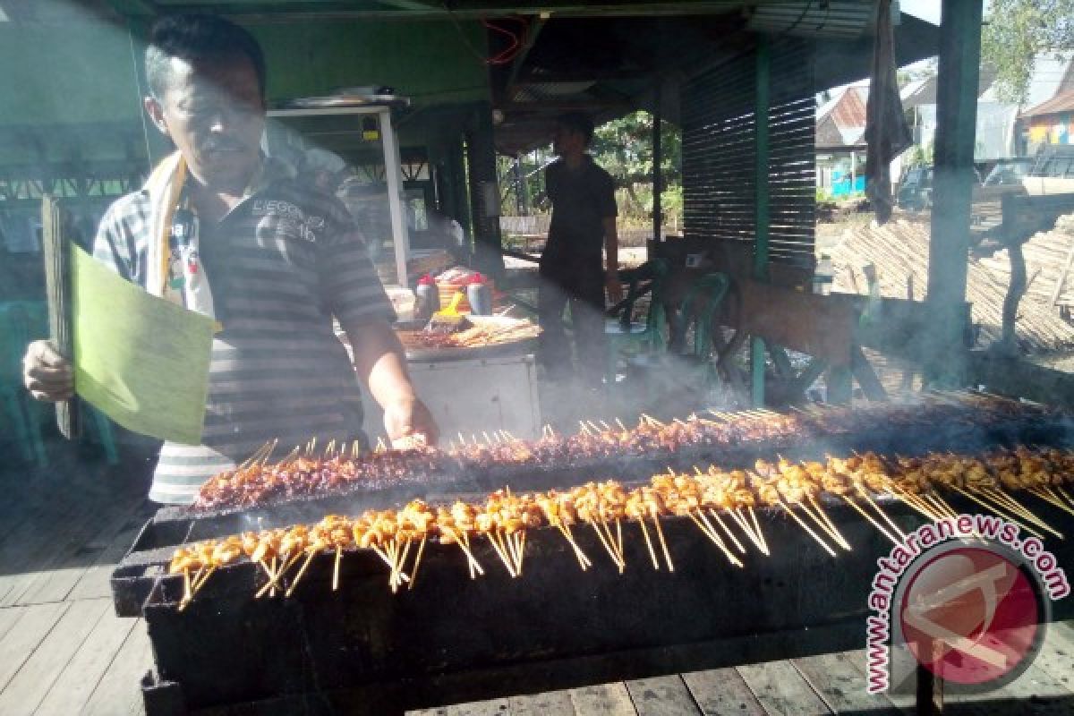 Gurihnya Sate Ayam Banjar Tepian Barito