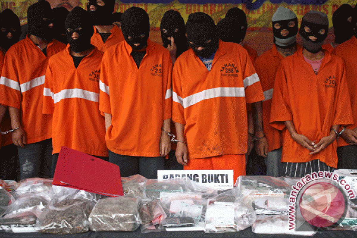 Polisi Surabaya Tangkap Sipir LP Pamekasan Bawa Dua Ons Shabu-Shabu
