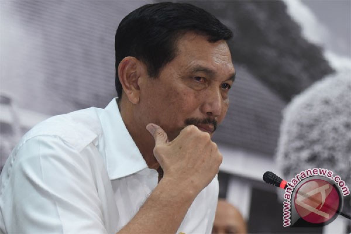 Luhut tegaskan yang berwenang ganti Kapolri adalah Presiden