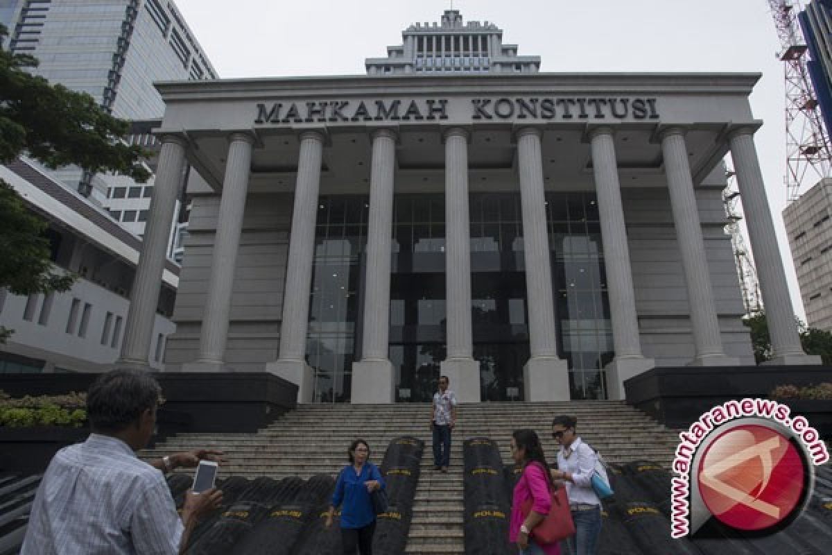 MK Tolak Gugatan Bambang Widjojanto