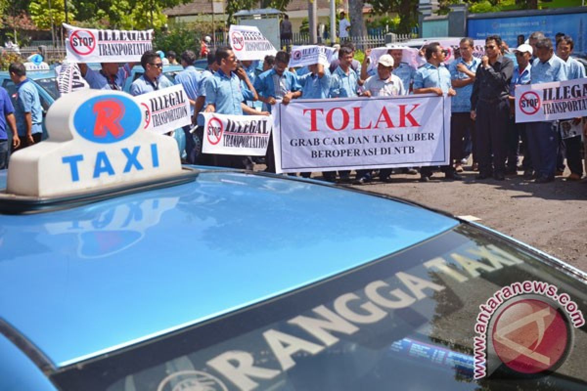 Giliran di Mataram demo anti-transportasi berbasis aplikasi
