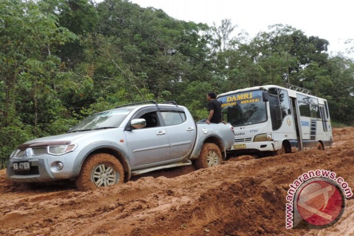 Jalan Simba Rusak Parah