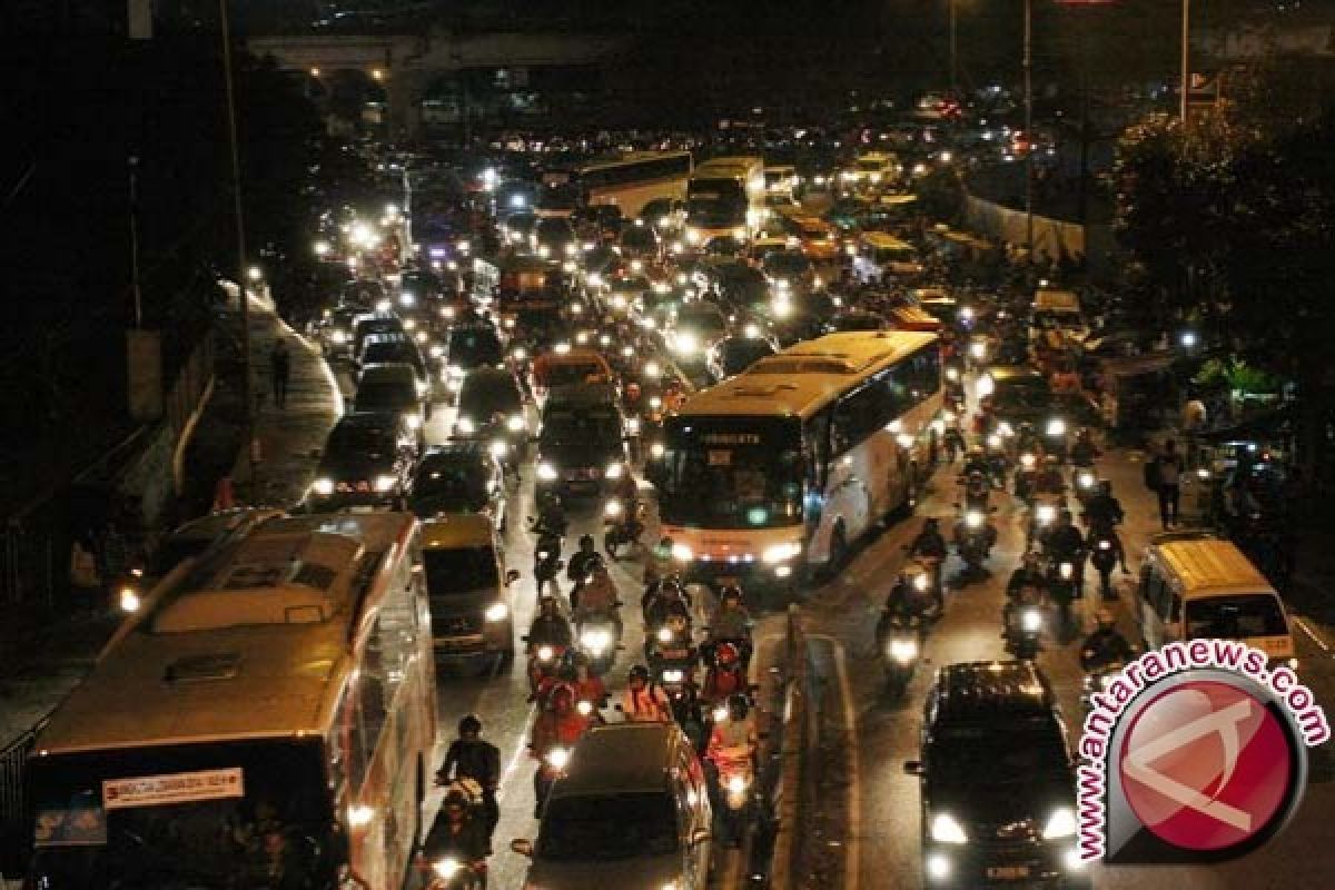 Anggota Ditlantas Dikerahkan Atasi Macet Libur Panjang