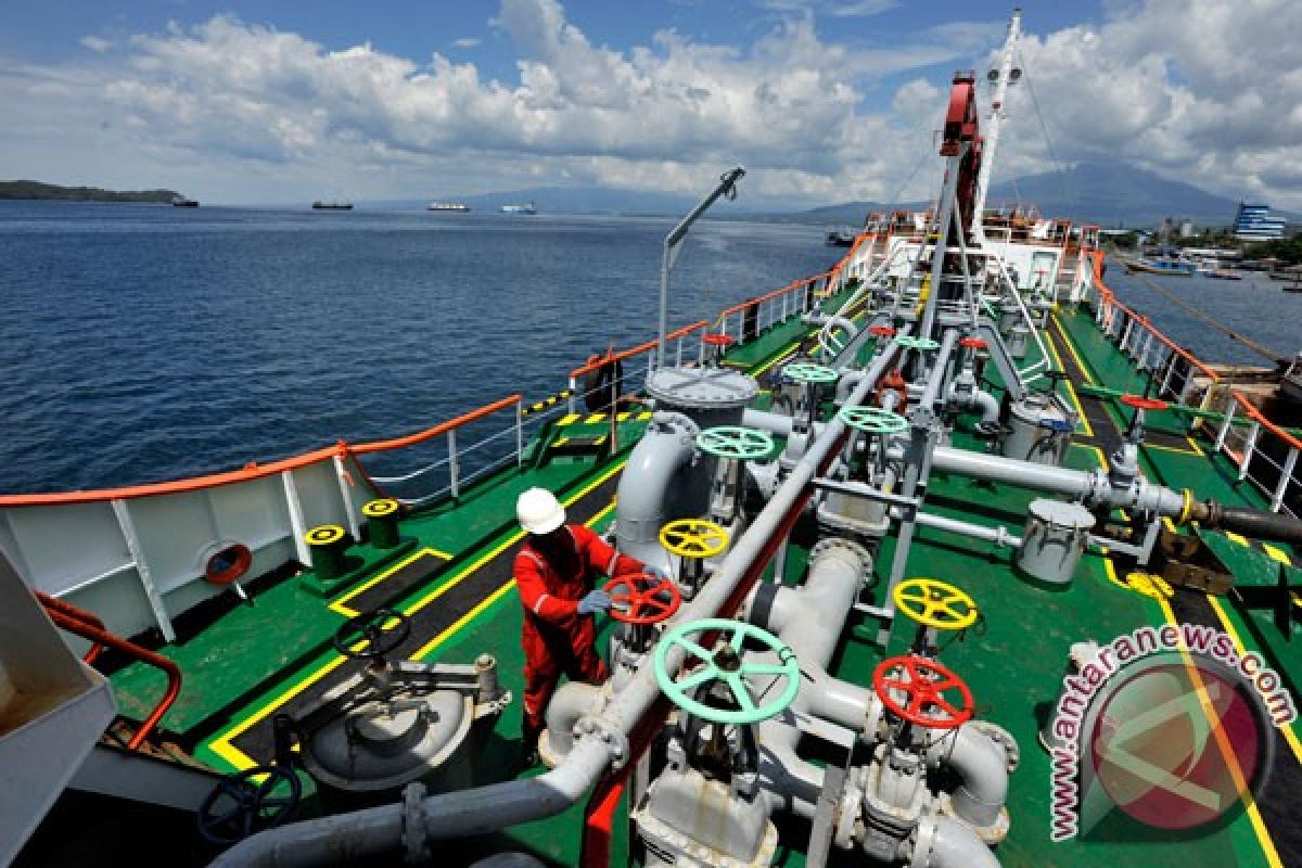 Stok BBM jenis pertalite di Ternate habis akibat kapal pengangkut kandas