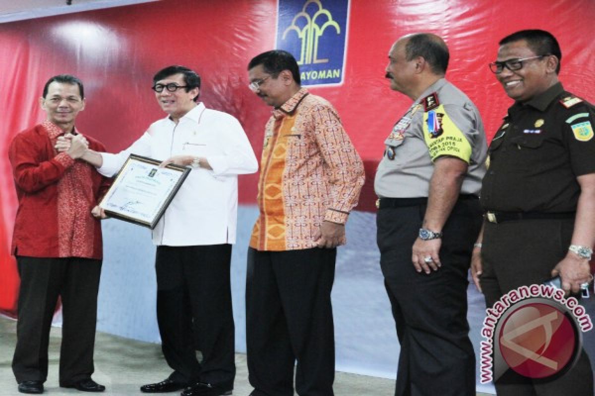 Tapsel Terima Penghargaan Anubawa Sasana