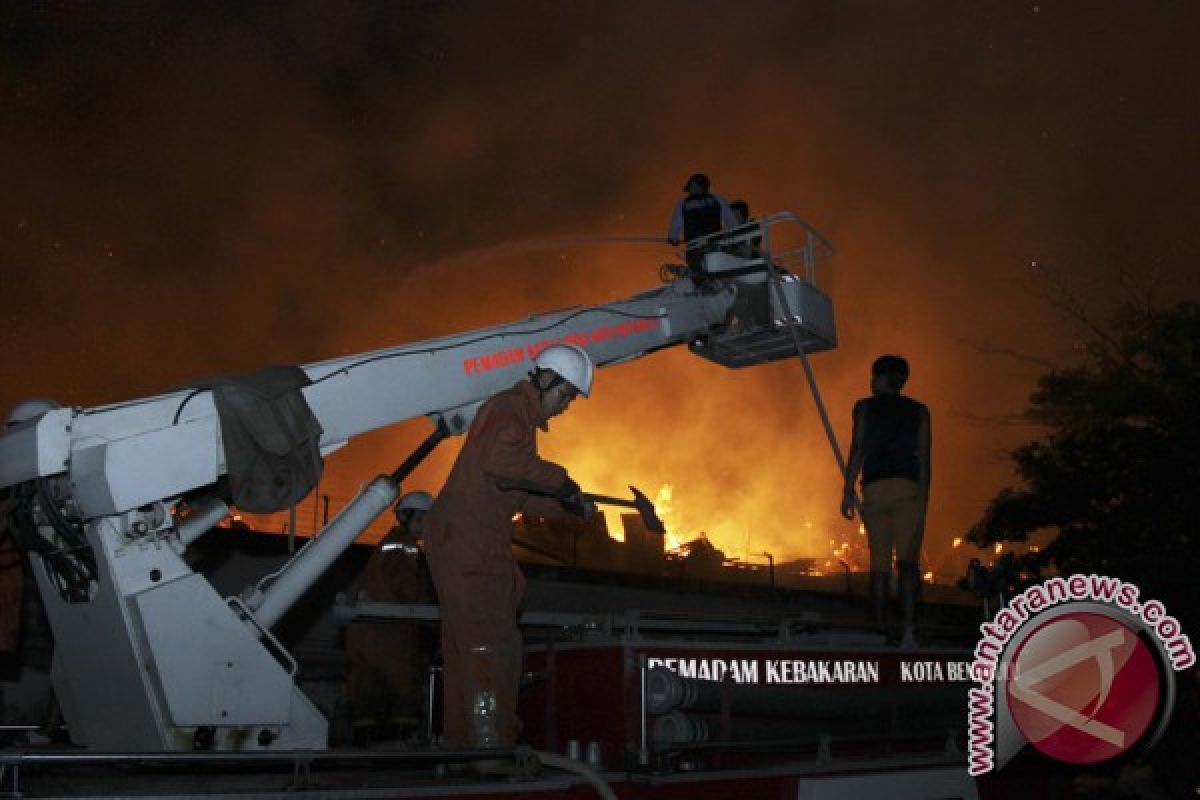 Seluruh blok Rutan Bengkulu terbakar