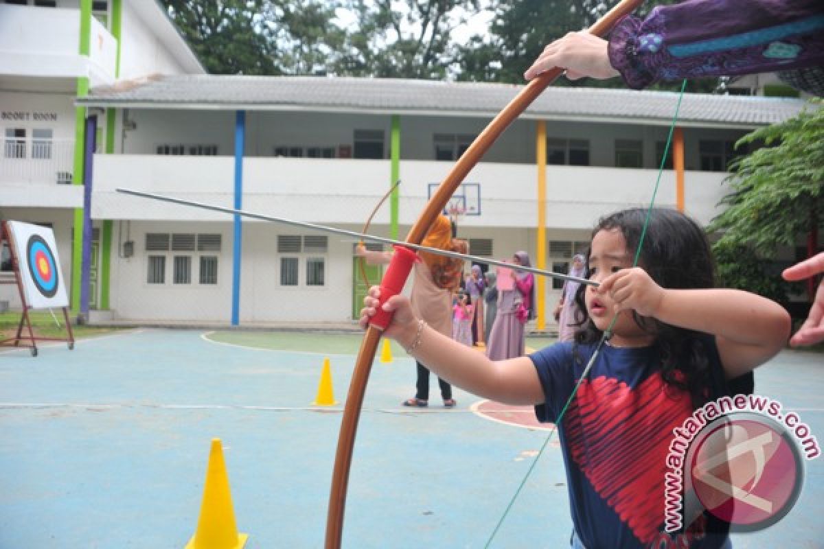 Belajar memanah untuk anak