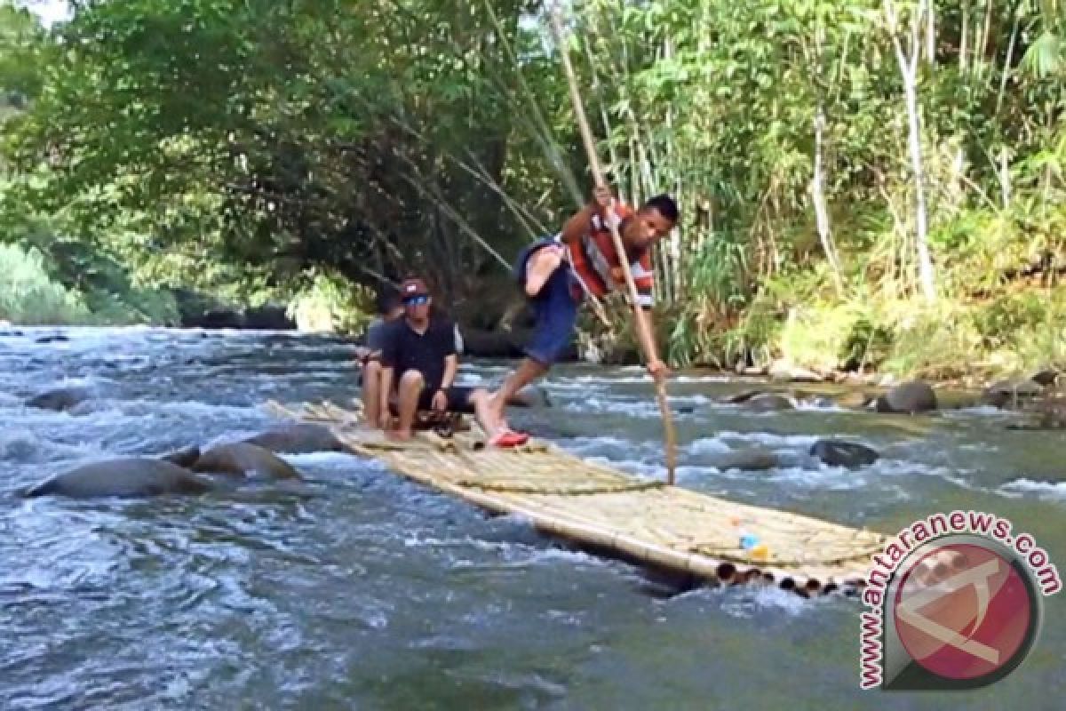 Bamboo Rafting Adventure in Pagat