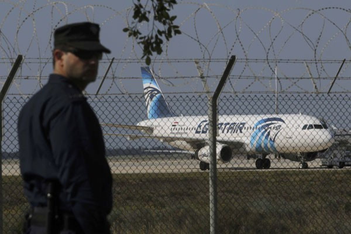 Pesawat Egyptair dibajak, dipaksa mendarat di Siprus